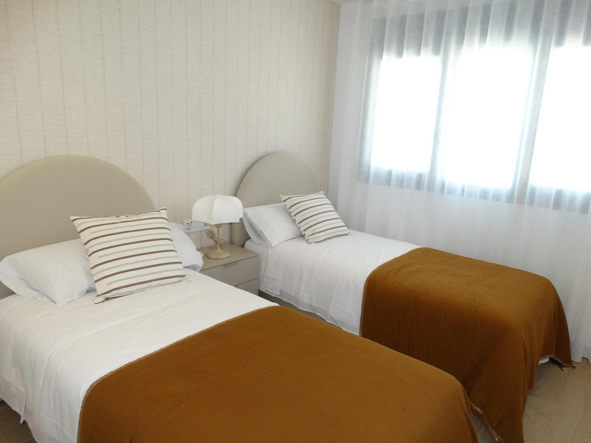 For sale - 2 Bedroom 2 Bathroom Bungalow in Pilar de La Horadada - pueblo  - Alicante