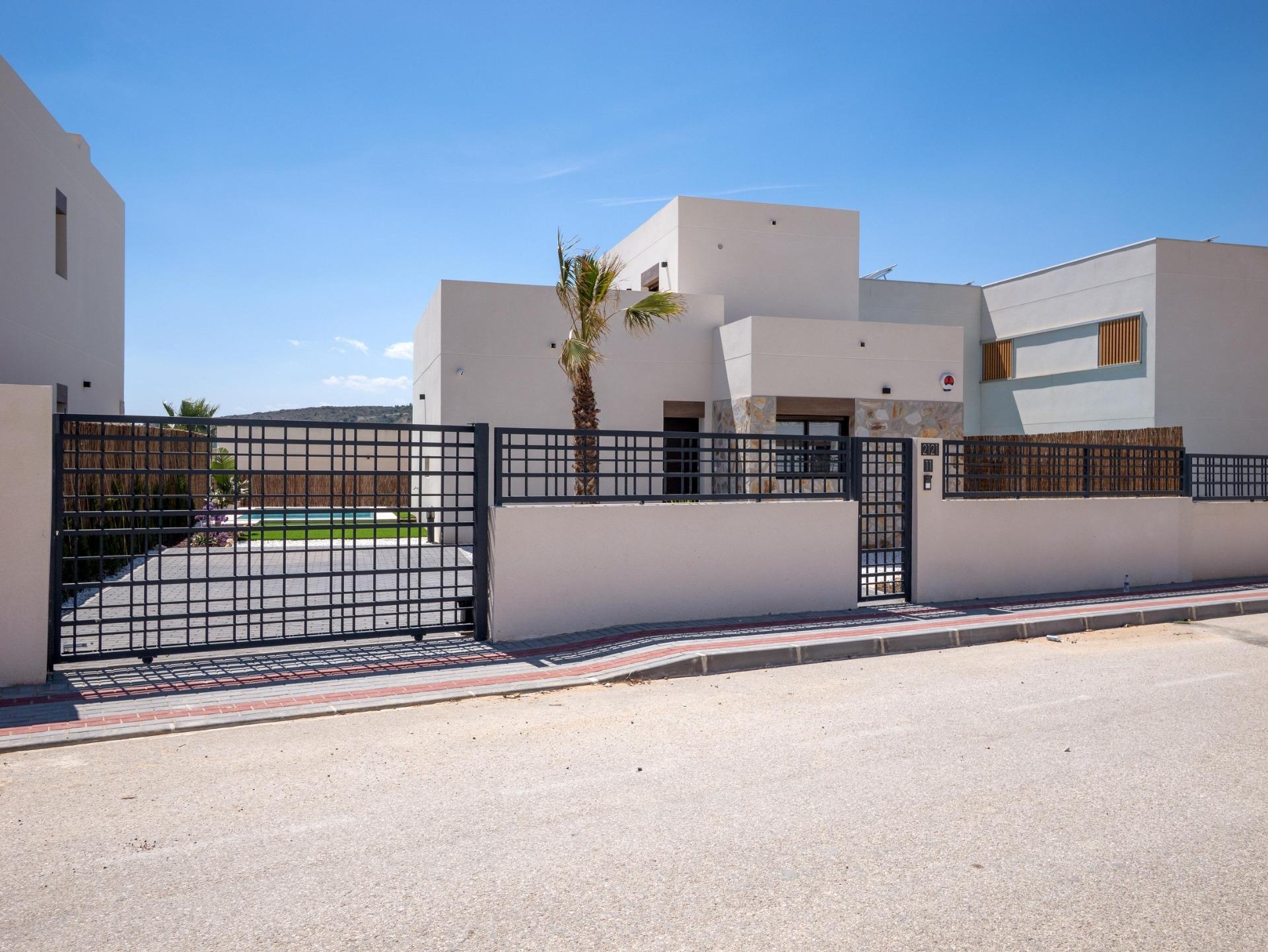 For sale - 3 Bedroom 2 Bathroom Villa in Algorfa - La Finca Golf  - Alicante