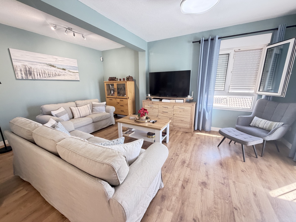 For sale - 3 Bedroom 3 Bathroom Villa in Villamartin - , Villamartin, Alicante, Spain - Alicante