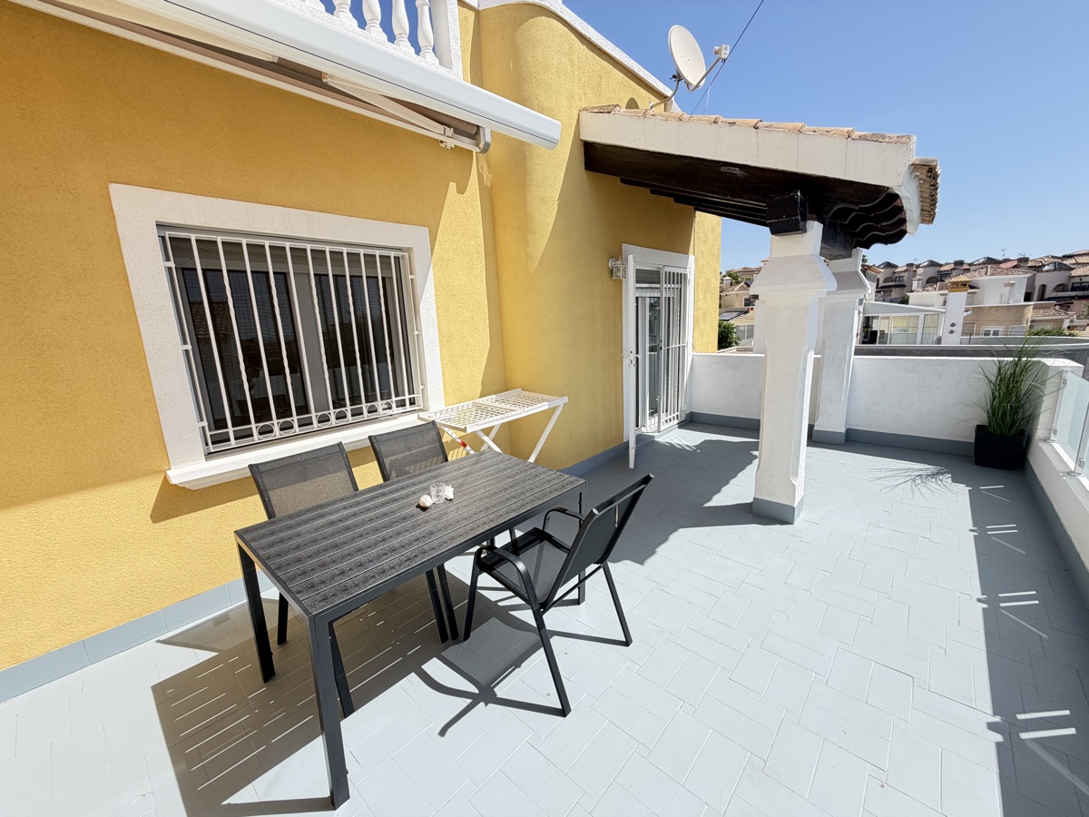 For sale - 3 Bedroom 3 Bathroom Villa in Villamartin - , Villamartin, Alicante, Spain - Alicante