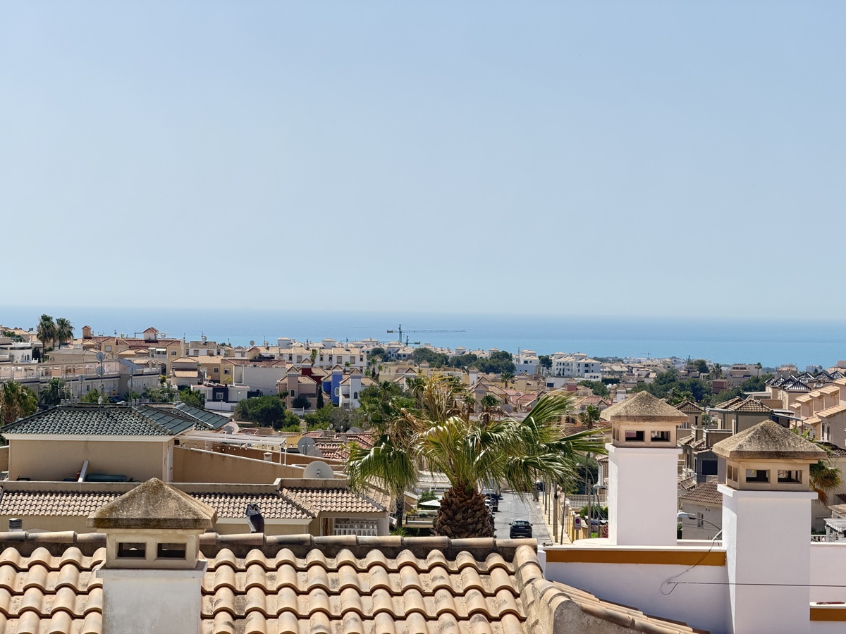 For sale - 3 Bedroom 3 Bathroom Villa in Villamartin - , Villamartin, Alicante, Spain - Alicante