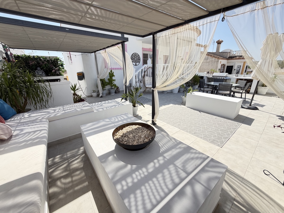 For sale - 3 Bedroom 2 Bathroom Villa in San Miguel De Salinas - , San Miguel De Salinas, Alicante, Spain - Alicante