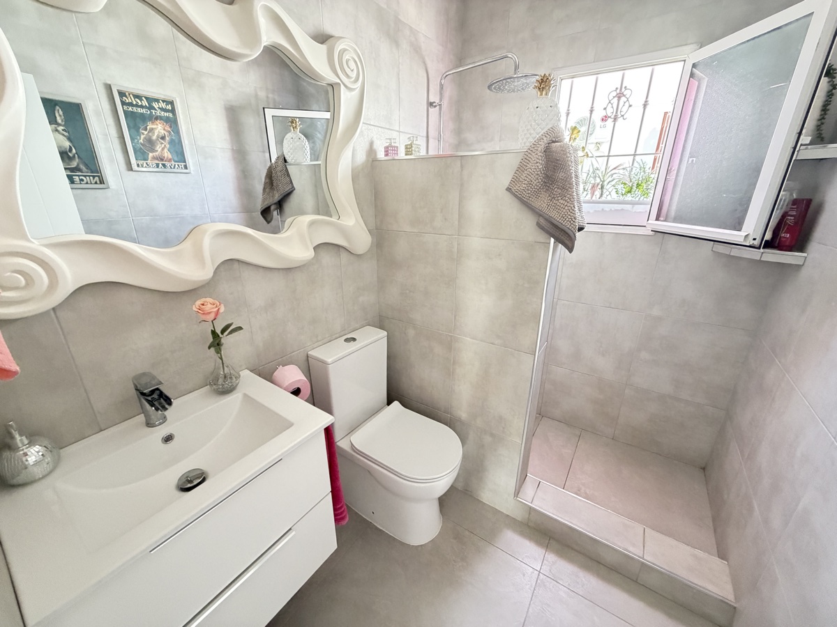 For sale - 3 Bedroom 2 Bathroom Villa in San Miguel De Salinas - , San Miguel De Salinas, Alicante, Spain - Alicante
