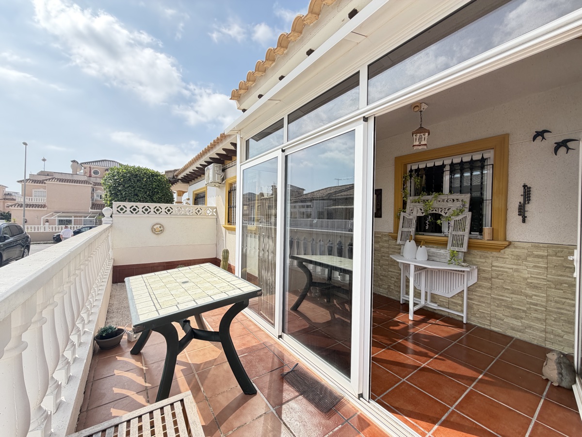 For sale - 2 Bedroom 1 Bathroom Townhouse in La Zenia - , La Zenia, Alicante, Spain - Alicante