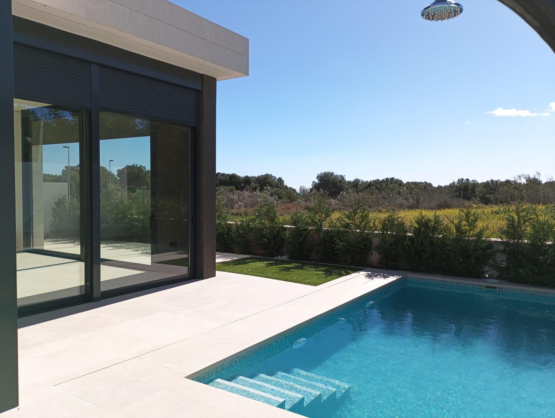 For sale - 3 Bedroom 2 Bathroom Villa in Pilar de La Horadada - Lo Romero Golf  - Alicante