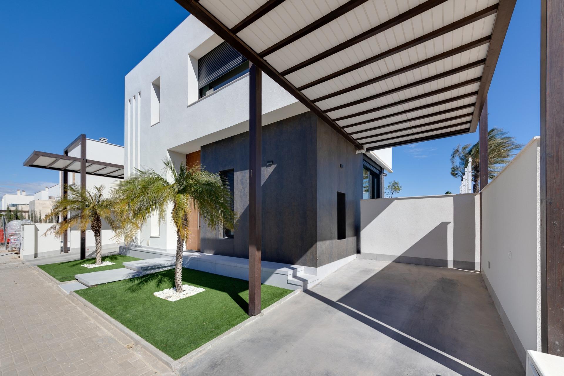 For sale - 3 Bedroom 2 Bathroom Villa in Pilar de La Horadada - Lo Romero Golf  - Alicante