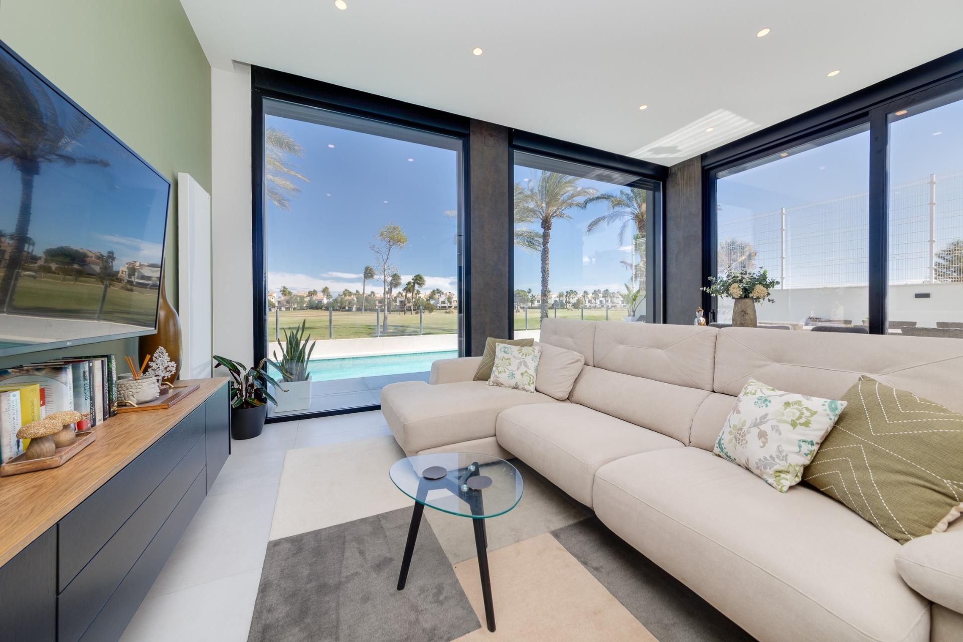 For sale - 3 Bedroom 2 Bathroom Villa in Pilar de La Horadada - Lo Romero Golf  - Alicante