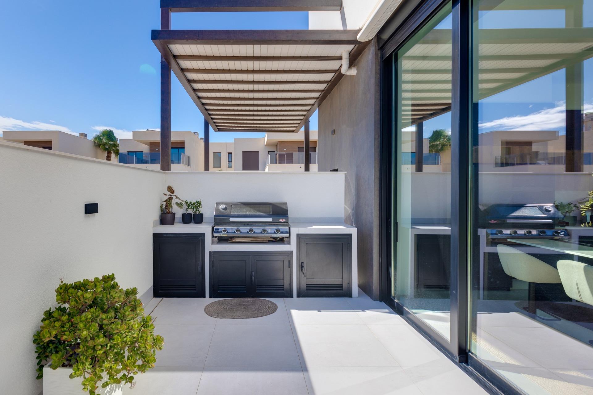 For sale - 3 Bedroom 2 Bathroom Villa in Pilar de La Horadada - Lo Romero Golf  - Alicante