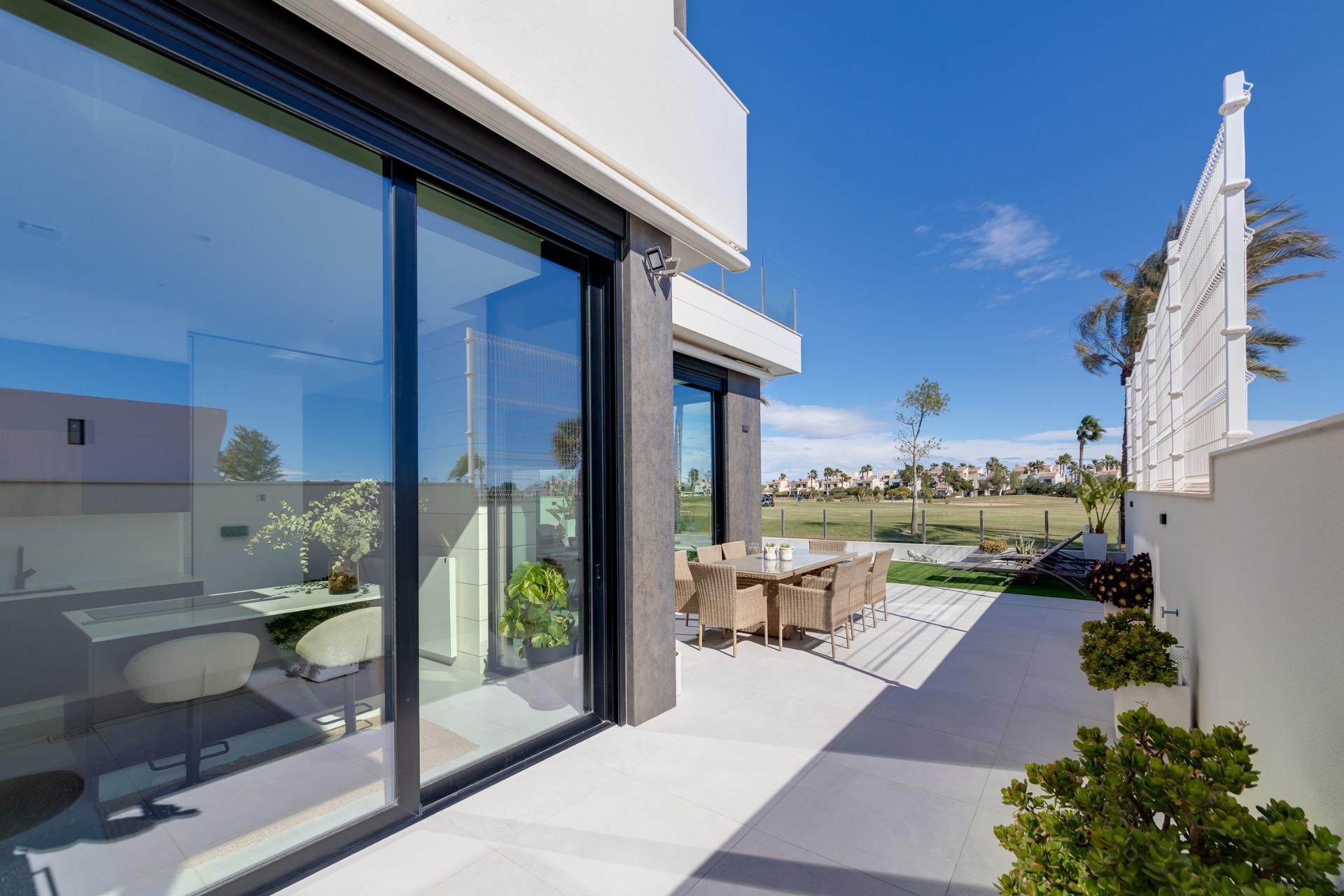 For sale - 3 Bedroom 2 Bathroom Villa in Pilar de La Horadada - Lo Romero Golf  - Alicante
