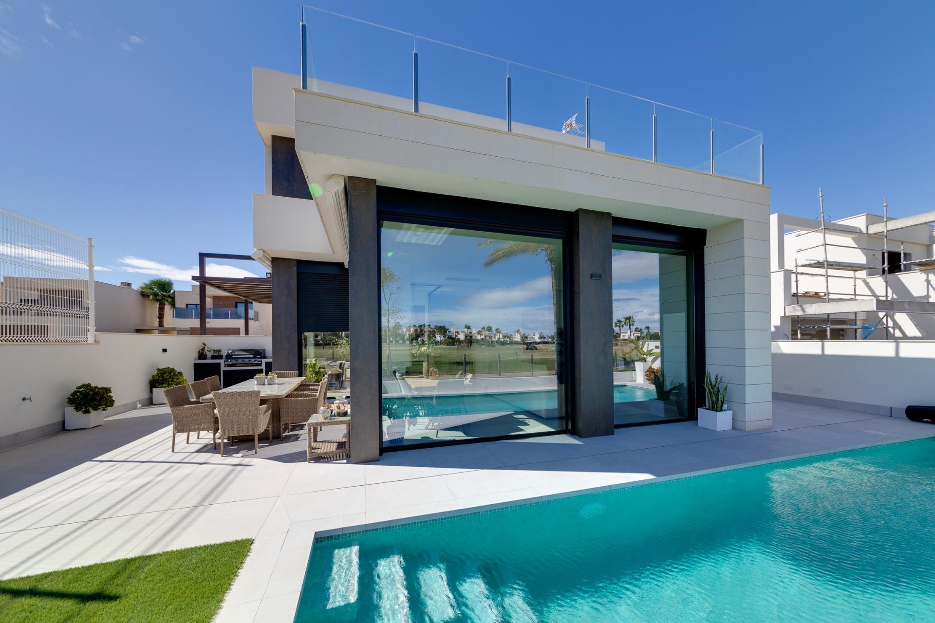 For sale - 3 Bedroom 2 Bathroom Villa in Pilar de La Horadada - Lo Romero Golf  - Alicante
