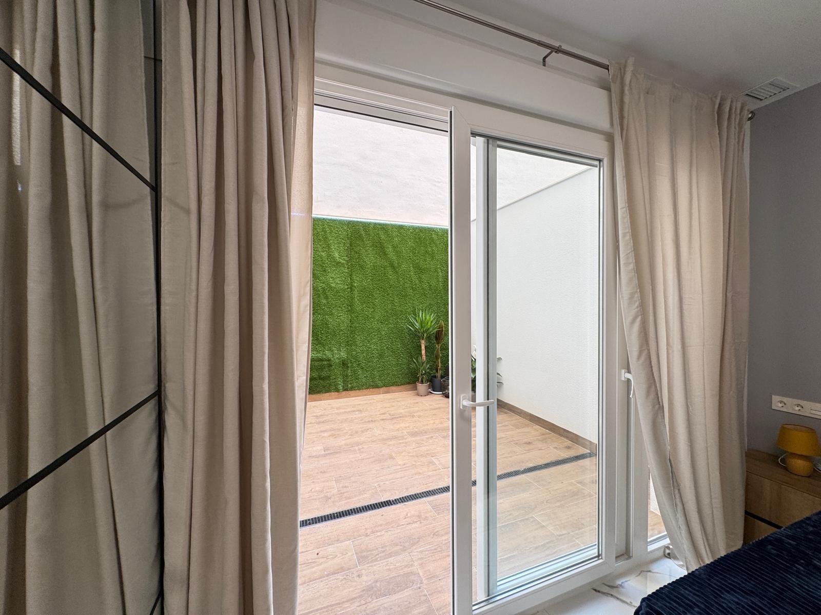 For sale - 2 Bedroom 2 Bathroom Apartment in Torrevieja - Estacion De Autobuses  - Alicante