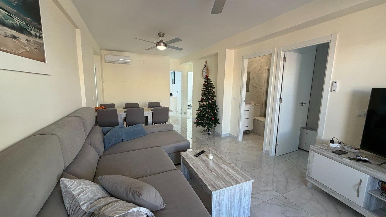 For sale - 3 Bedroom 2 Bathroom Apartment in Torrevieja - Curva Del Palangre  - Alicante