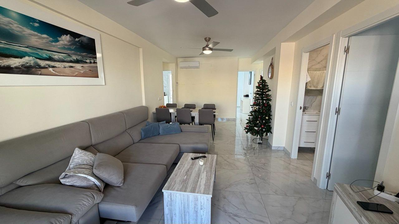 For sale - 3 Bedroom 2 Bathroom Apartment in Torrevieja - Curva Del Palangre  - Alicante