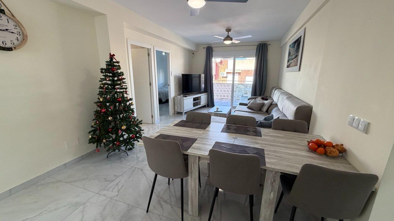For sale - 3 Bedroom 2 Bathroom Apartment in Torrevieja - Curva Del Palangre  - Alicante