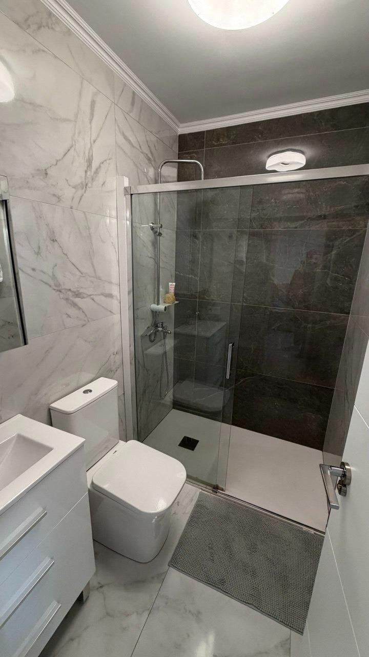For sale - 3 Bedroom 2 Bathroom Apartment in Torrevieja - Curva Del Palangre  - Alicante