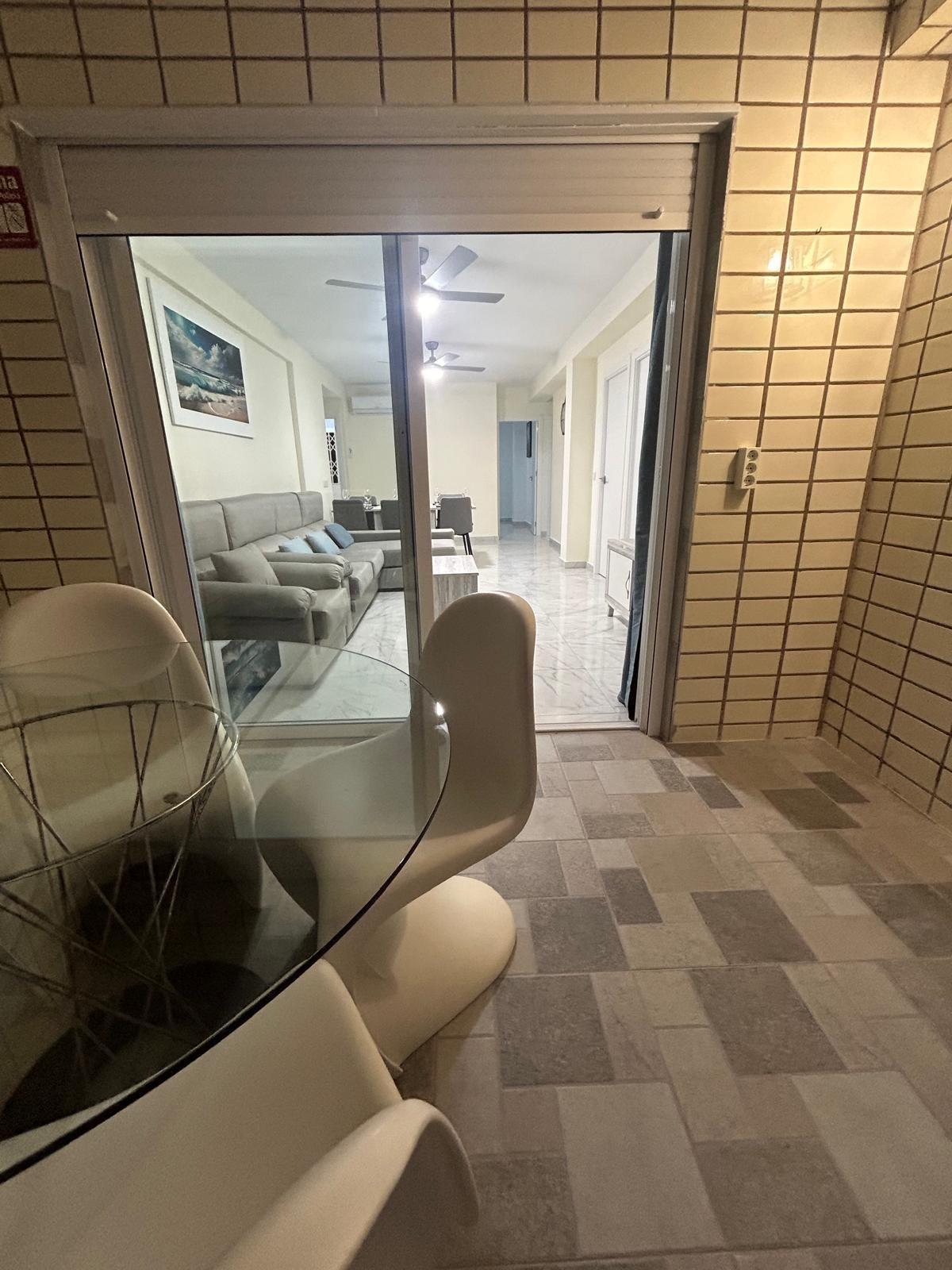 For sale - 3 Bedroom 2 Bathroom Apartment in Torrevieja - Curva Del Palangre  - Alicante