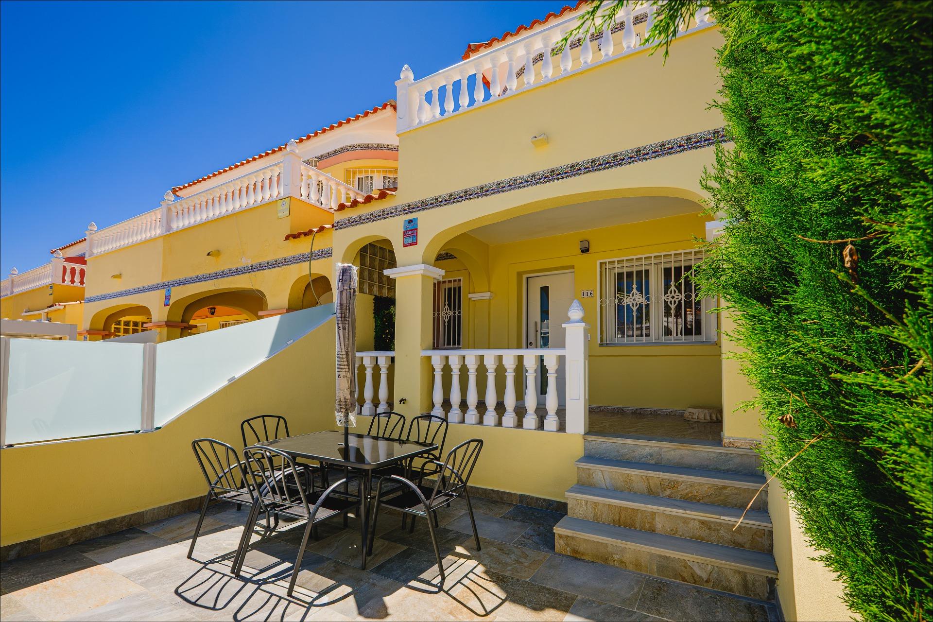 Sold - SOLD!_3 Bedroom 2 Bathroom Town House in Villamartin - Las Filipinas  - Alicante