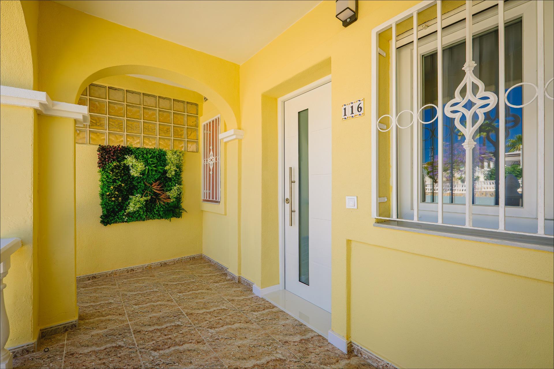 Sold - SOLD!_3 Bedroom 2 Bathroom Town House in Villamartin - Las Filipinas  - Alicante