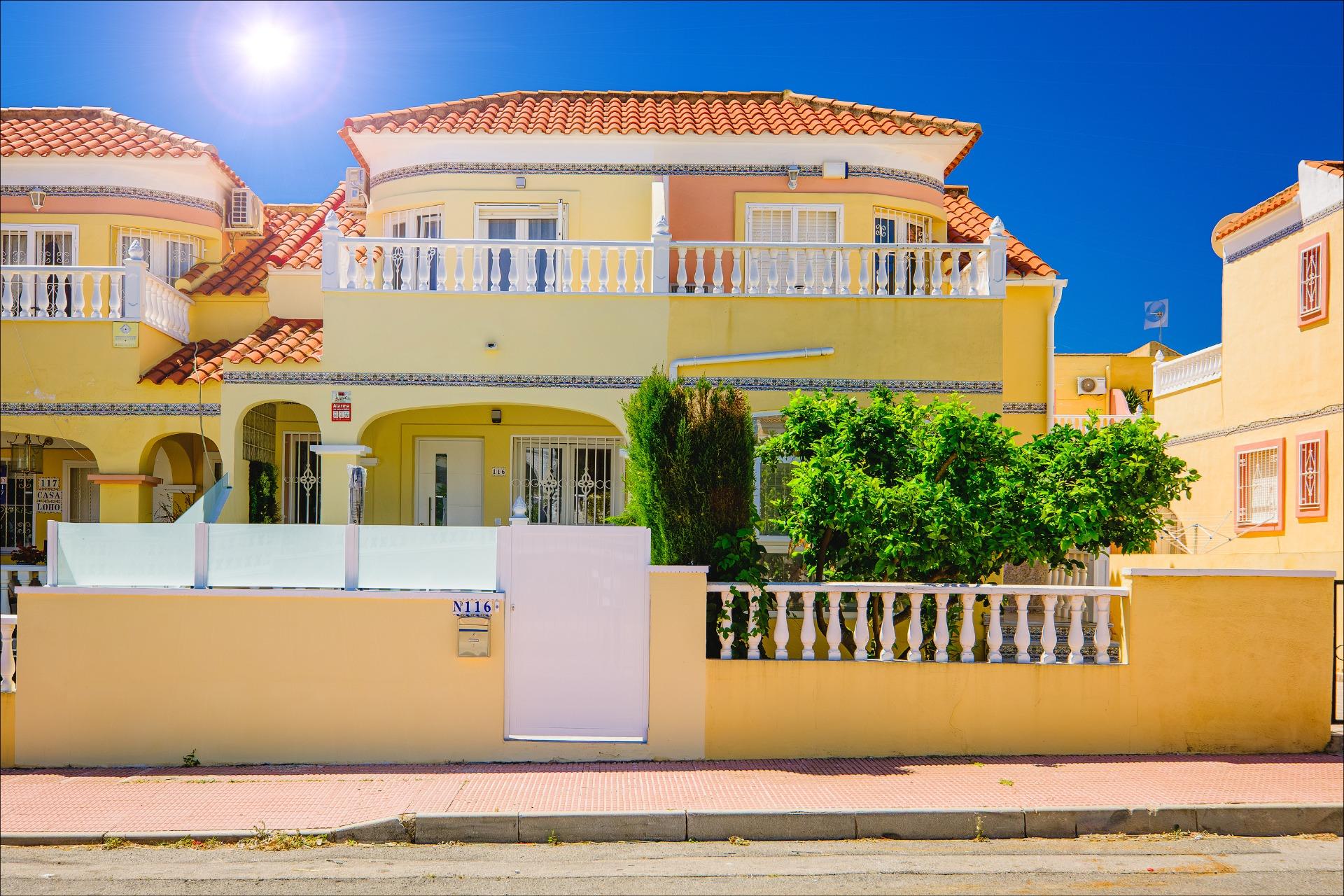 Sold - SOLD!_3 Bedroom 2 Bathroom Town House in Villamartin - Las Filipinas  - Alicante