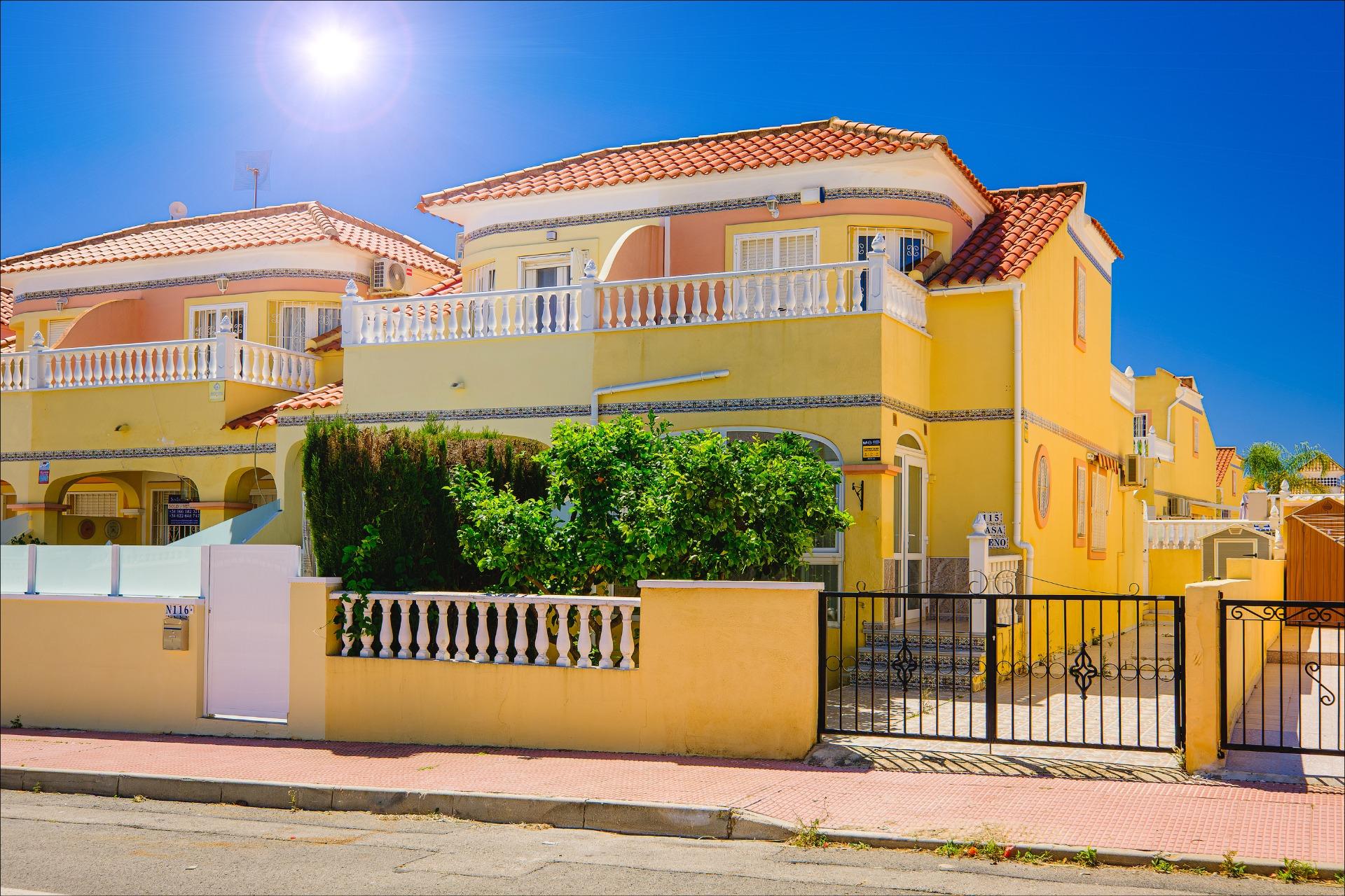 Sold - SOLD!_3 Bedroom 2 Bathroom Town House in Villamartin - Las Filipinas  - Alicante