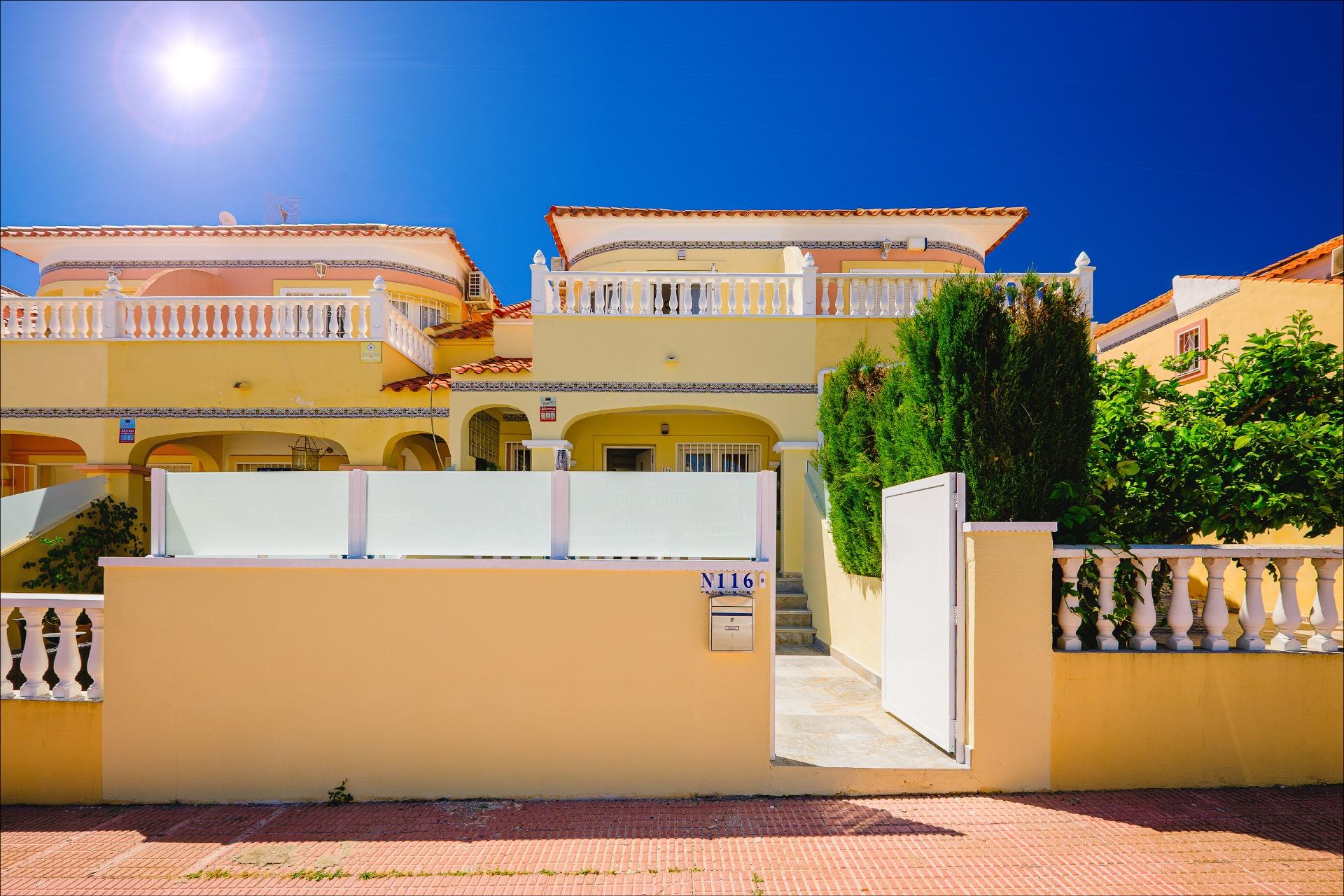 Sold - SOLD!_3 Bedroom 2 Bathroom Town House in Villamartin - Las Filipinas  - Alicante