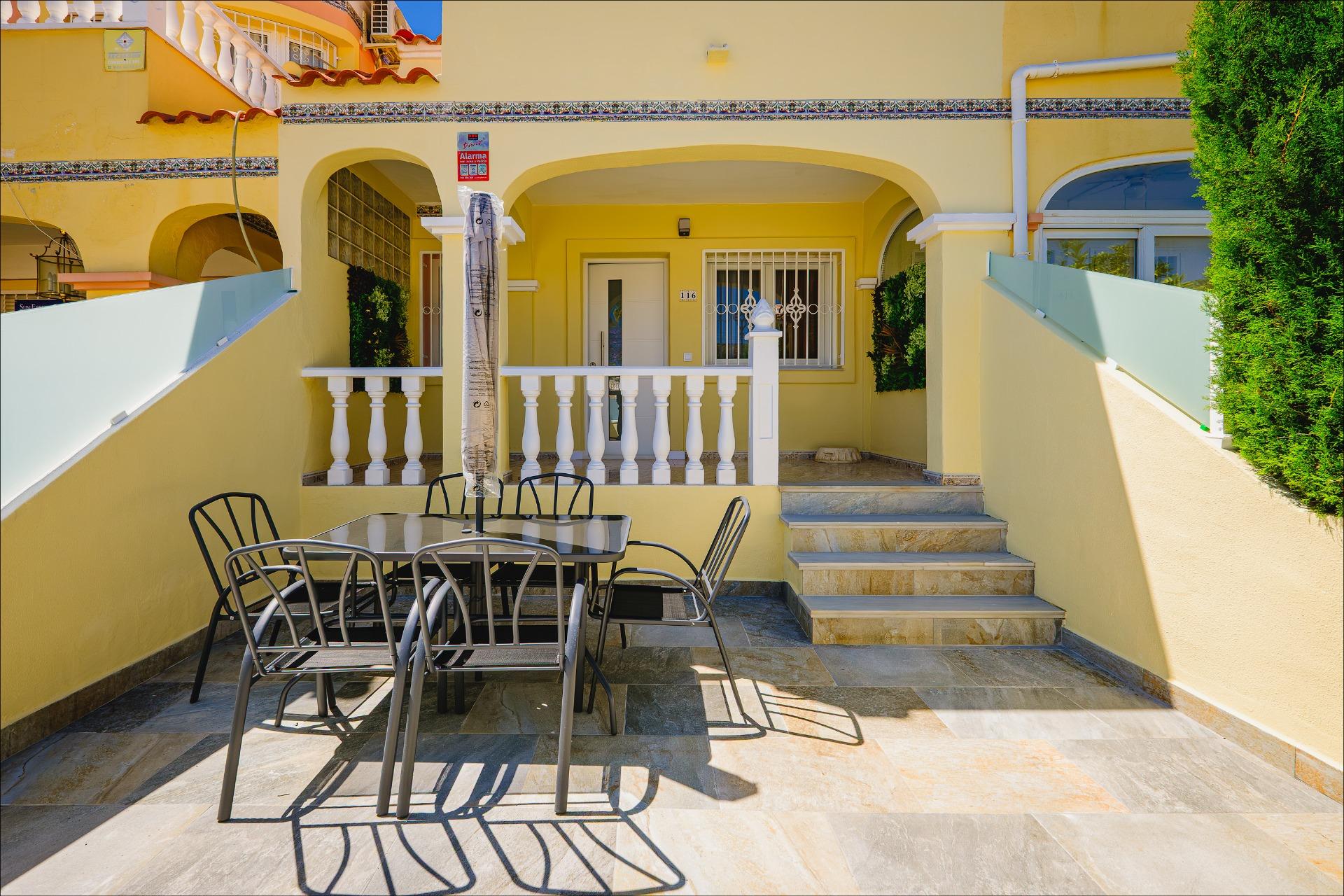 Sold - SOLD!_3 Bedroom 2 Bathroom Town House in Villamartin - Las Filipinas  - Alicante