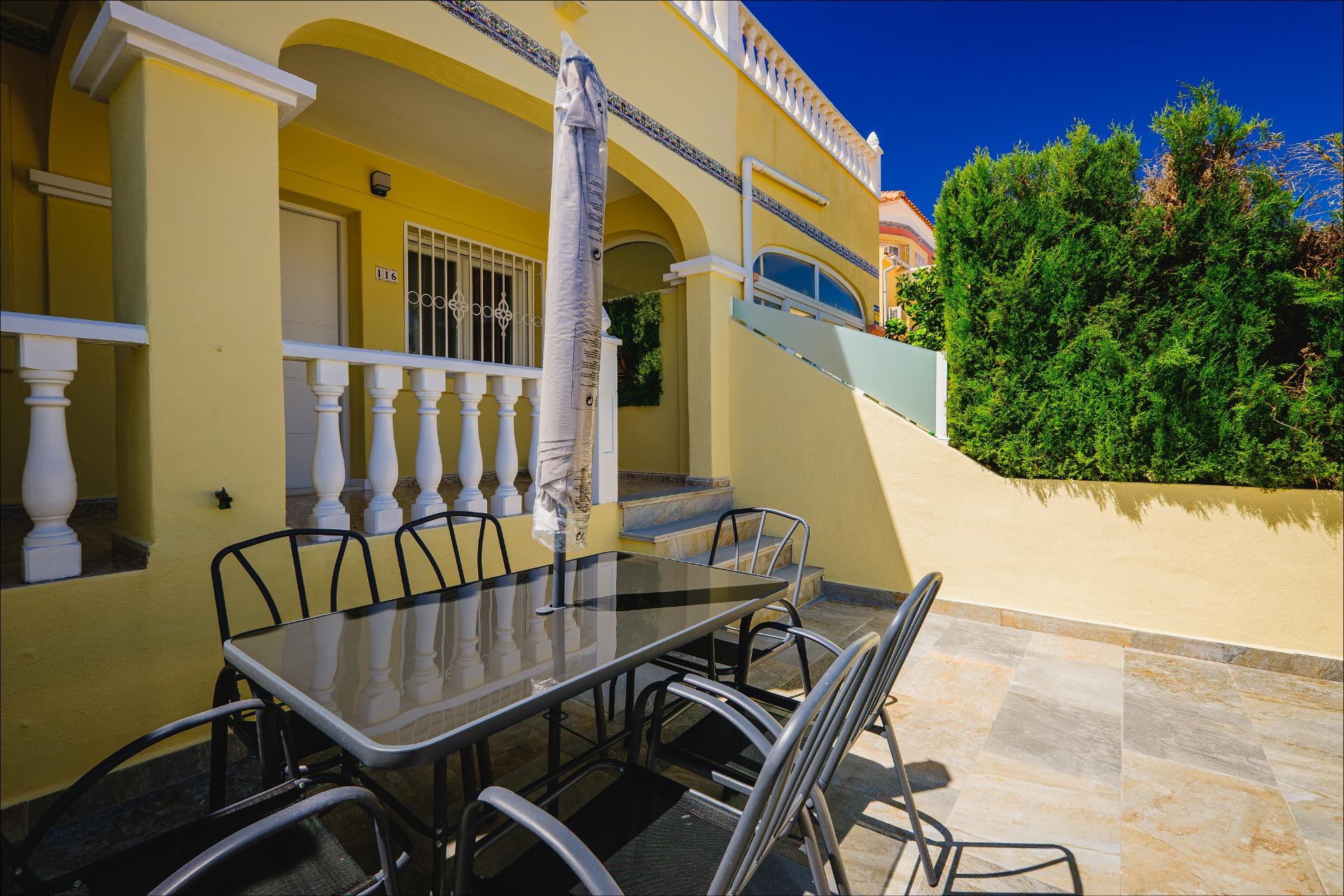 Sold - SOLD!_3 Bedroom 2 Bathroom Town House in Villamartin - Las Filipinas  - Alicante