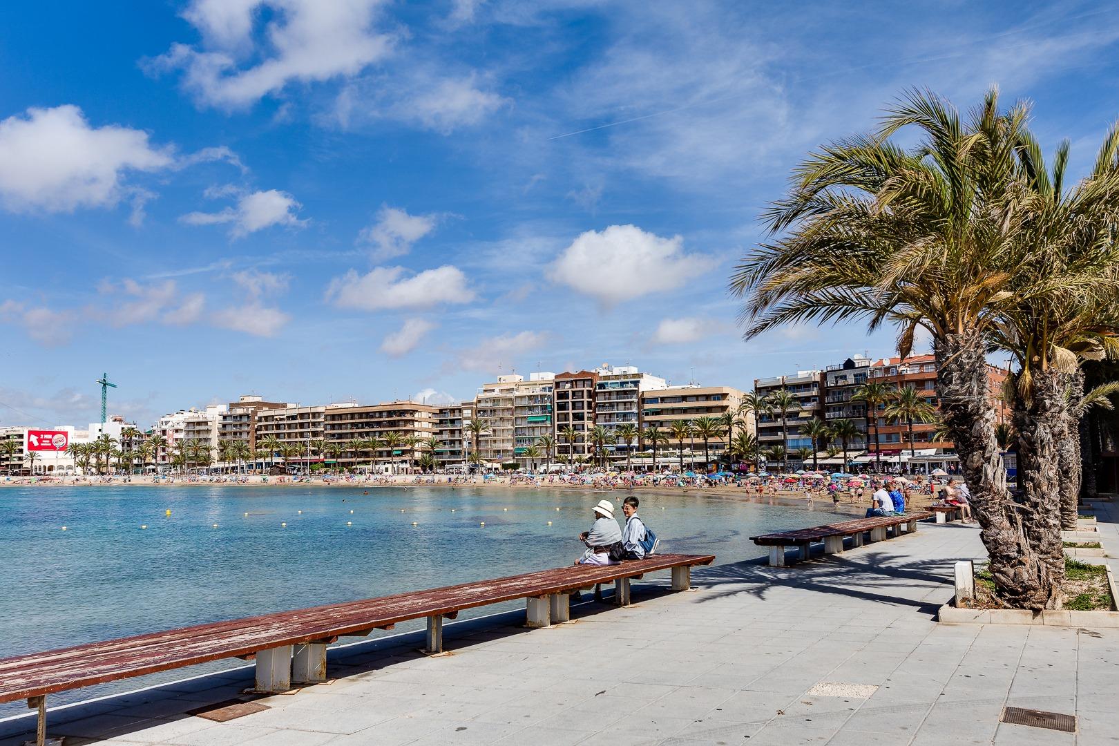 For sale - 3 Bedroom 2 Bathroom Apartment in Torrevieja - Antonio Machado  - Alicante