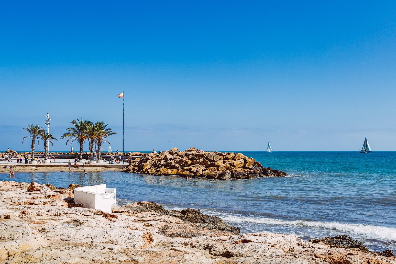 For sale - 3 Bedroom 2 Bathroom Apartment in Torrevieja - Antonio Machado  - Alicante