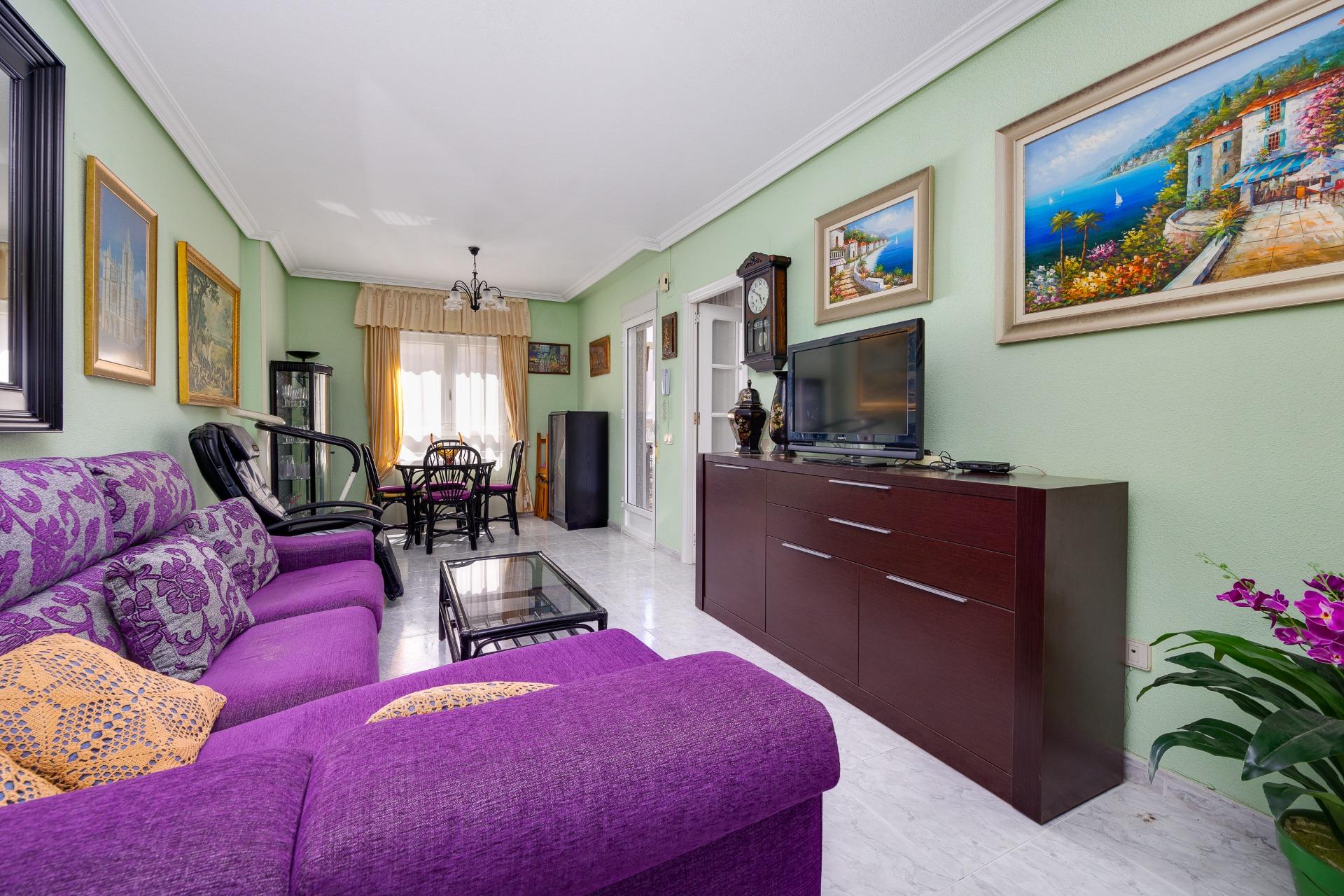 For sale - 3 Bedroom 2 Bathroom Apartment in Torrevieja - Antonio Machado  - Alicante