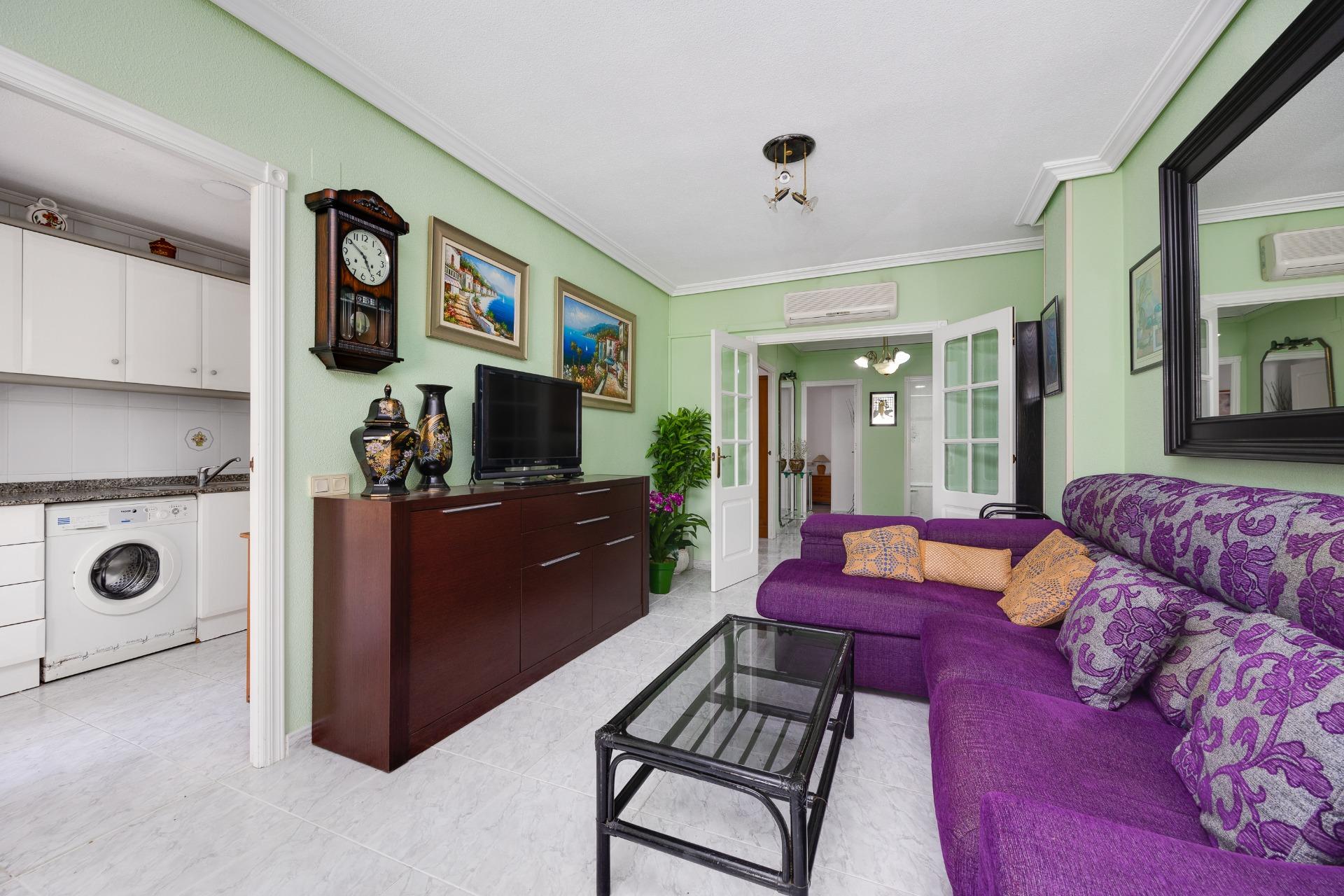 For sale - 3 Bedroom 2 Bathroom Apartment in Torrevieja - Antonio Machado  - Alicante