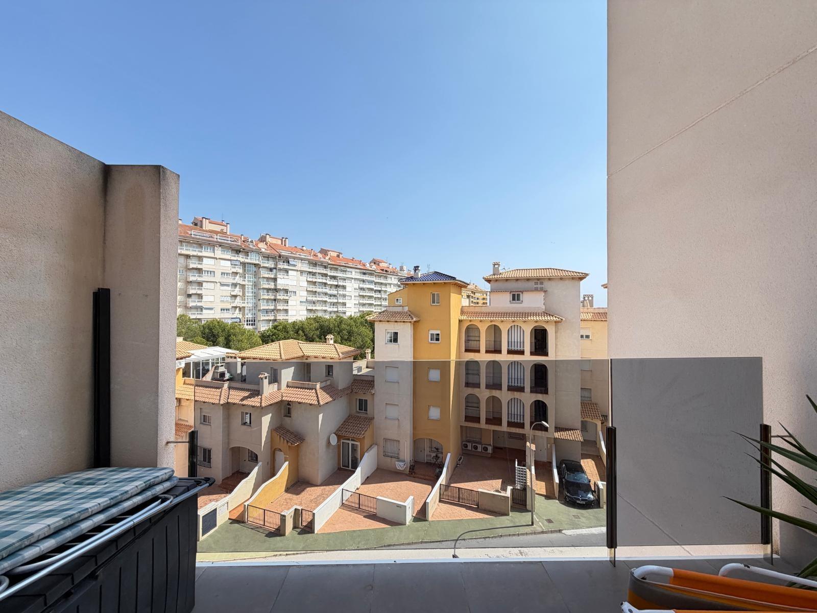 For sale - 3 Bedroom 2 Bathroom Apartment in Orihuela Costa - Altos De Campoamor  - Alicante