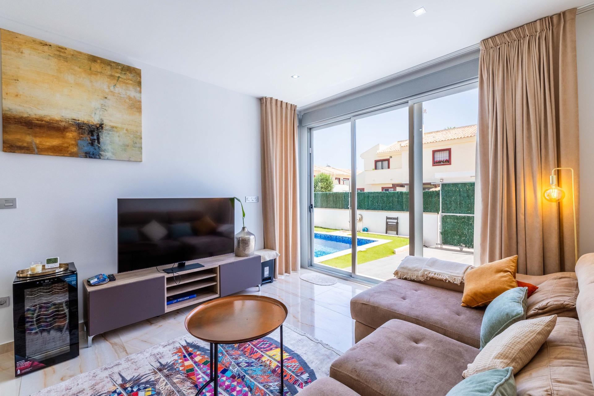 For sale - 3 Bedroom 3 Bathroom Villa in Rojales - Doña Pepa  - Alicante