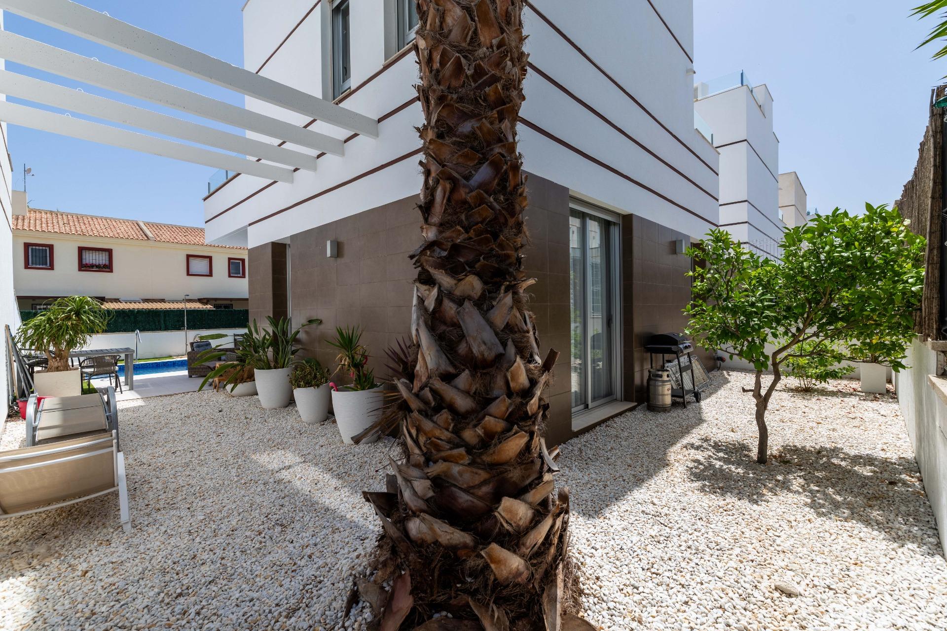 For sale - 3 Bedroom 3 Bathroom Villa in Rojales - Doña Pepa  - Alicante