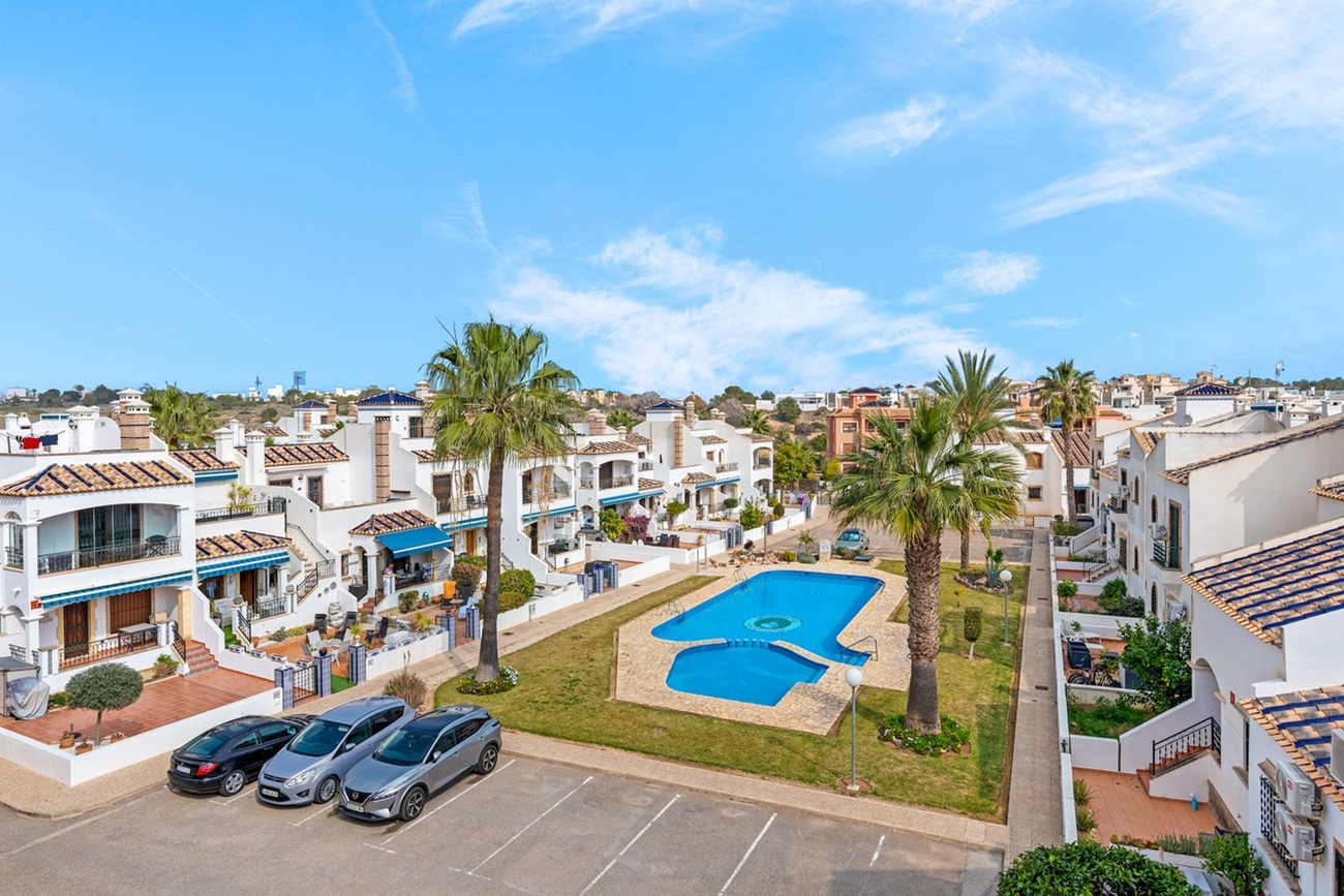 For sale - 2 Bedroom 2 Bathroom Penthouse Penthouse in Orihuela Costa - Villamartin  - Alicante