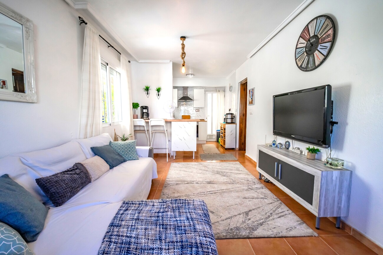 For sale - 3 Bedroom 1 Bathroom Semi Detached in Los Altos - Res Valle de los pinos  - Alicante