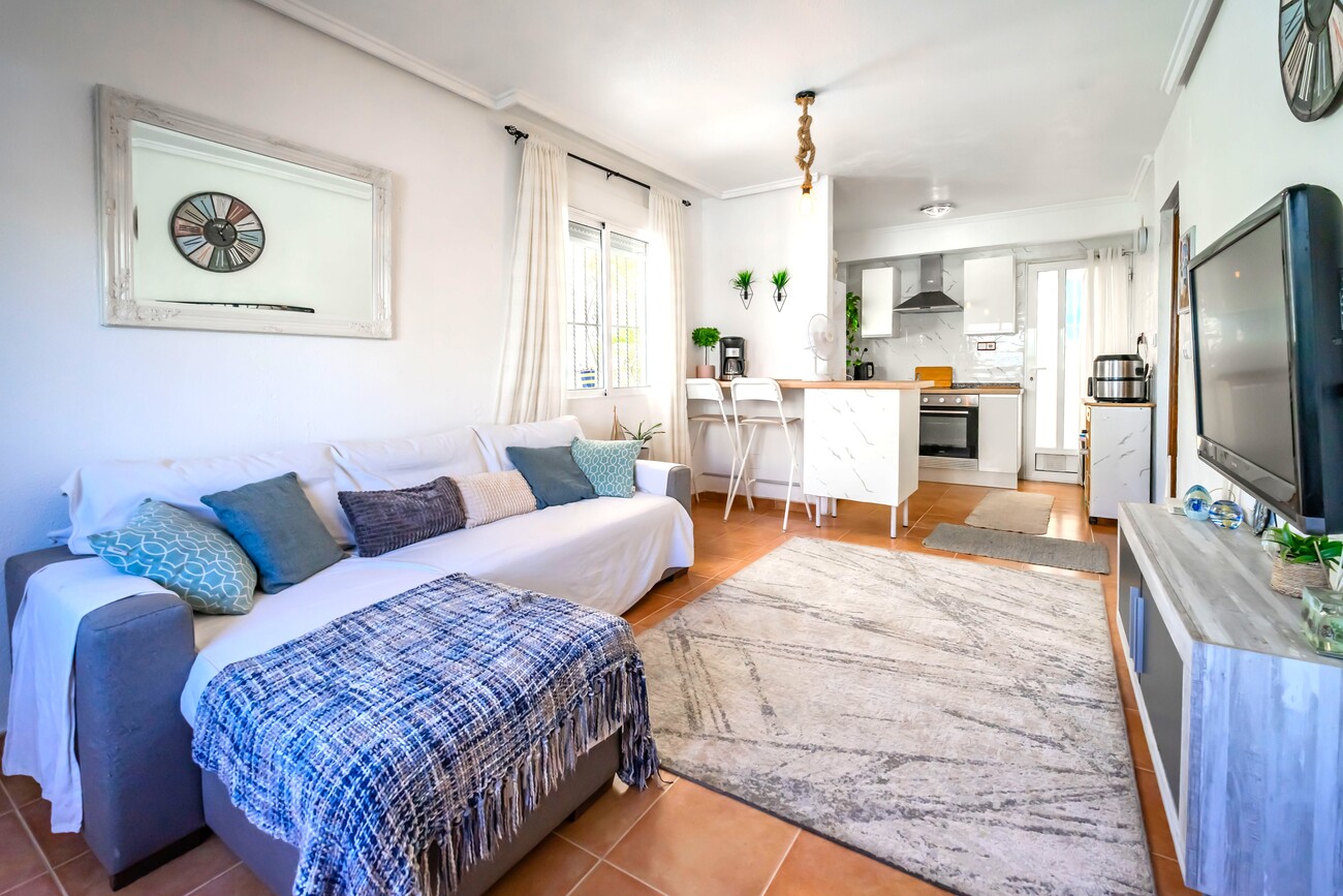 For sale - 3 Bedroom 1 Bathroom Semi Detached in Los Altos - Res Valle de los pinos  - Alicante