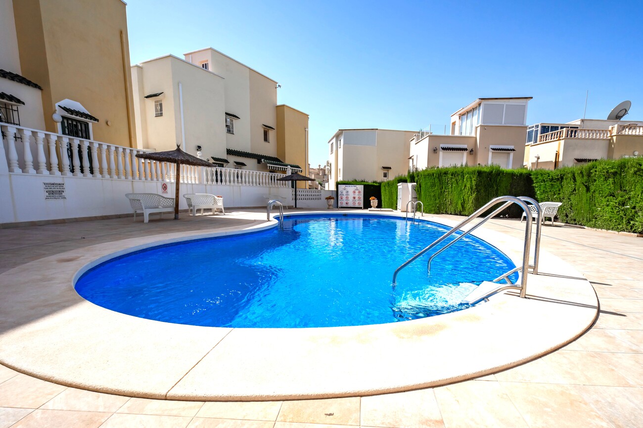 For sale - 3 Bedroom 1 Bathroom Semi Detached in Los Altos - Res Valle de los pinos  - Alicante
