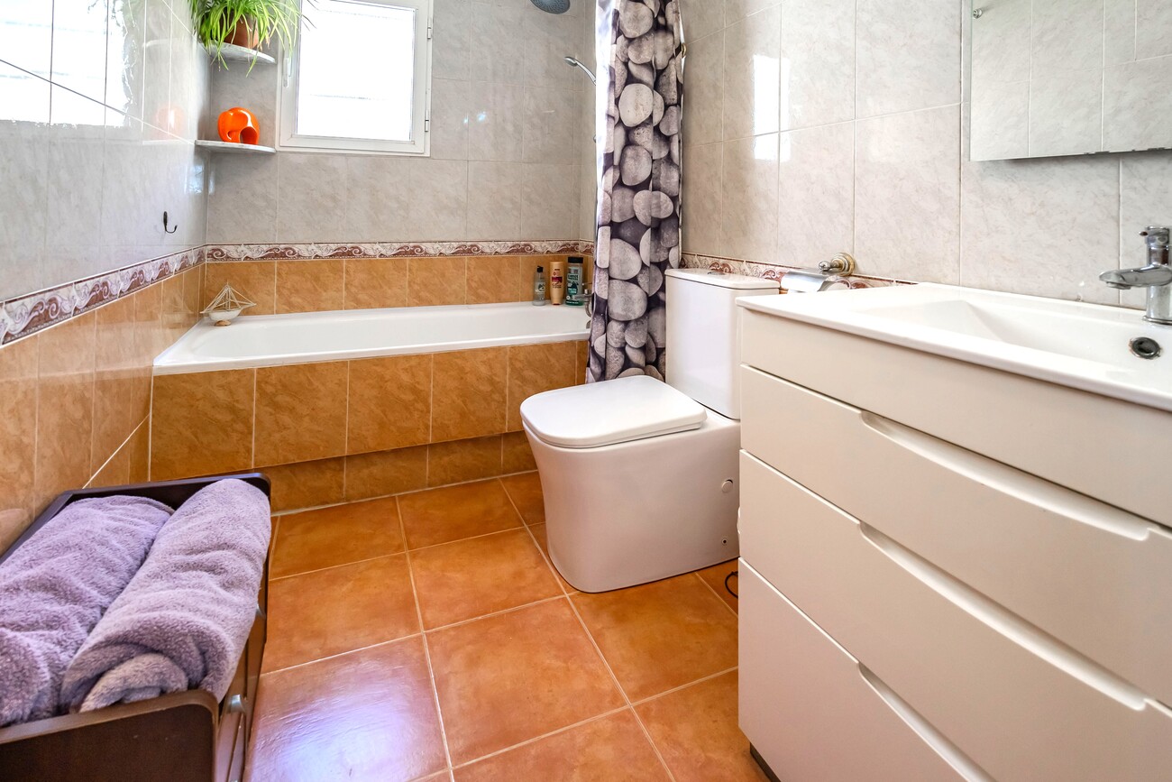 For sale - 3 Bedroom 1 Bathroom Semi Detached in Los Altos - Res Valle de los pinos  - Alicante