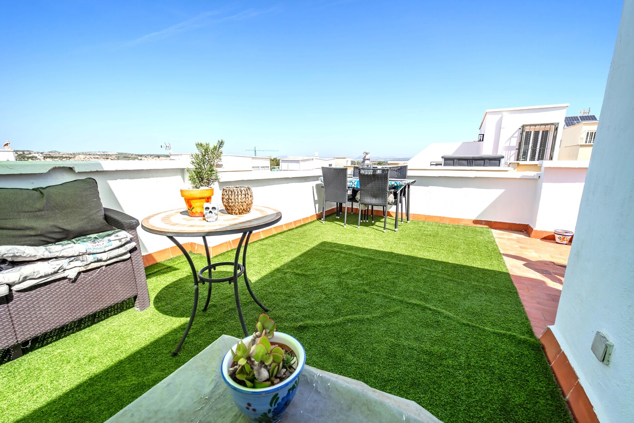 For sale - 3 Bedroom 1 Bathroom Semi Detached in Los Altos - Res Valle de los pinos  - Alicante