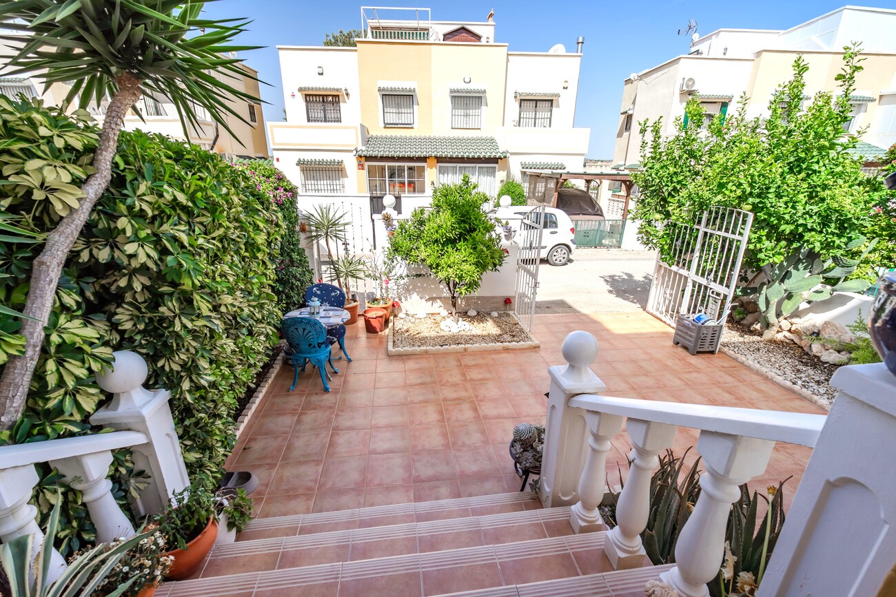 For sale - 3 Bedroom 1 Bathroom Semi Detached in Los Altos - Res Valle de los pinos  - Alicante