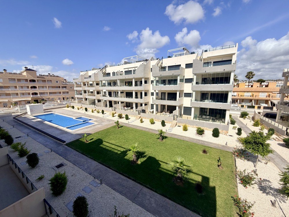 For sale - 3 Bedroom 2 Bathroom Apartment in Orihuela Costa - Costa Blanca  - Alicante