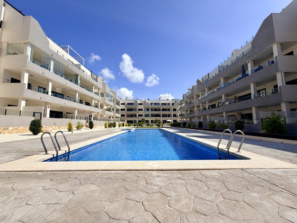 For sale - 3 Bedroom 2 Bathroom Apartment in Orihuela Costa - Costa Blanca  - Alicante