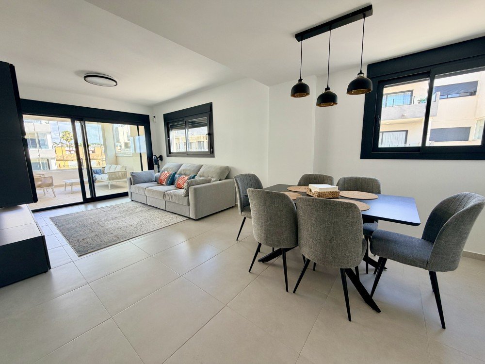 For sale - 3 Bedroom 2 Bathroom Apartment in Orihuela Costa - Costa Blanca  - Alicante