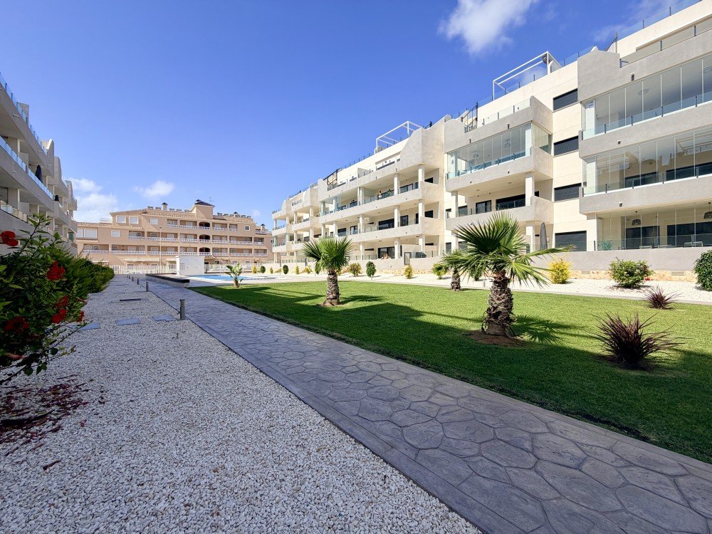For sale - 3 Bedroom 2 Bathroom Apartment in Orihuela Costa - Costa Blanca  - Alicante