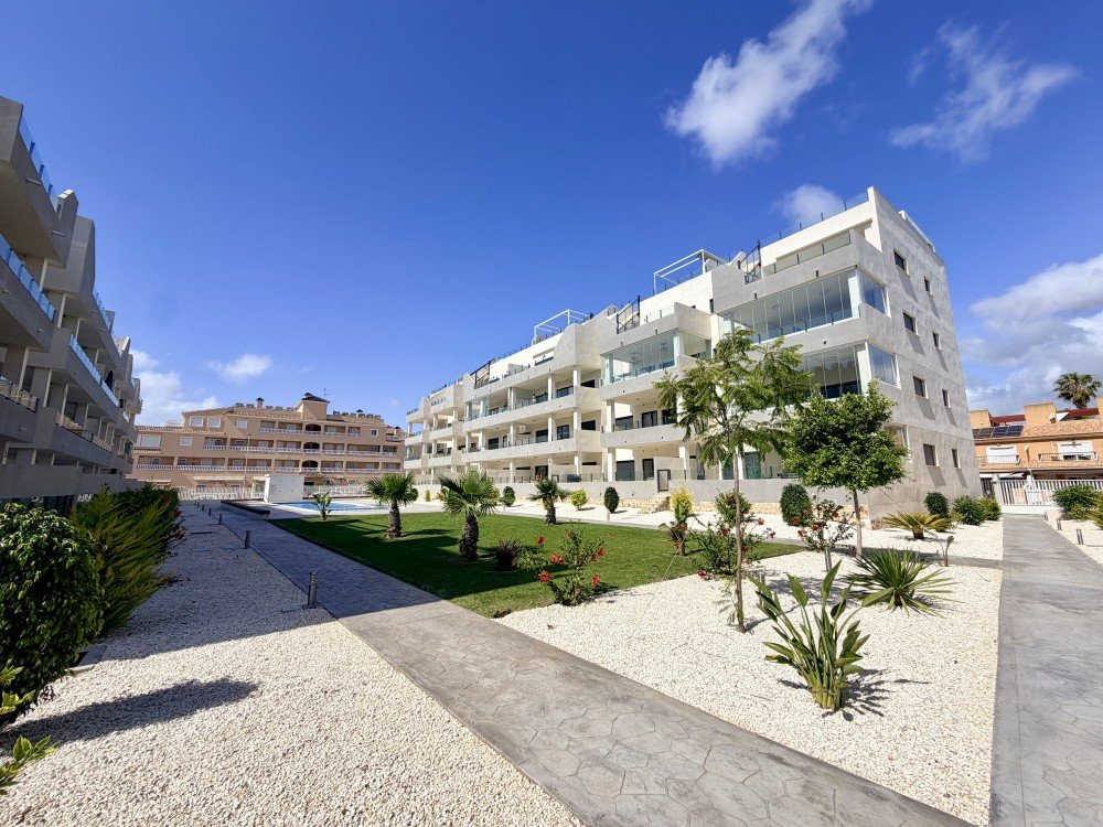 For sale - 3 Bedroom 2 Bathroom Apartment in Orihuela Costa - Costa Blanca  - Alicante