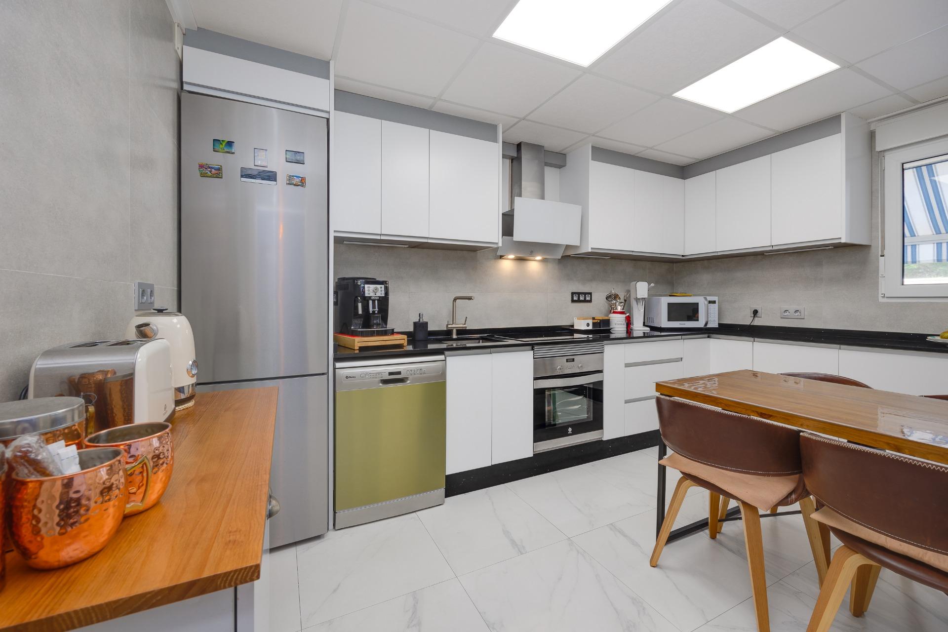 For sale - 2 Bedroom 1 Bathroom Town House in Torrevieja - aguas nuevas  - Alicante