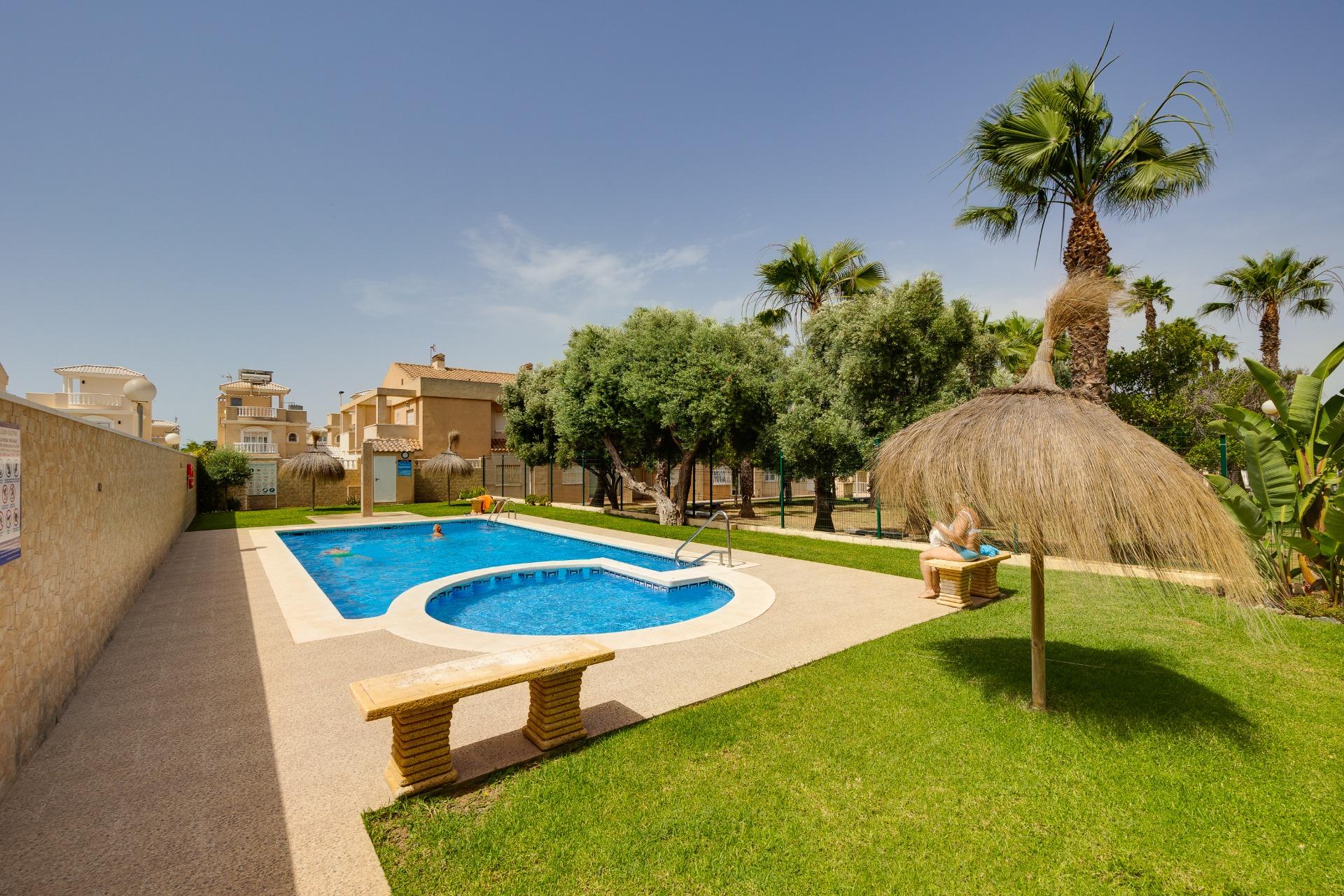 For sale - 2 Bedroom 1 Bathroom Town House in Torrevieja - aguas nuevas  - Alicante