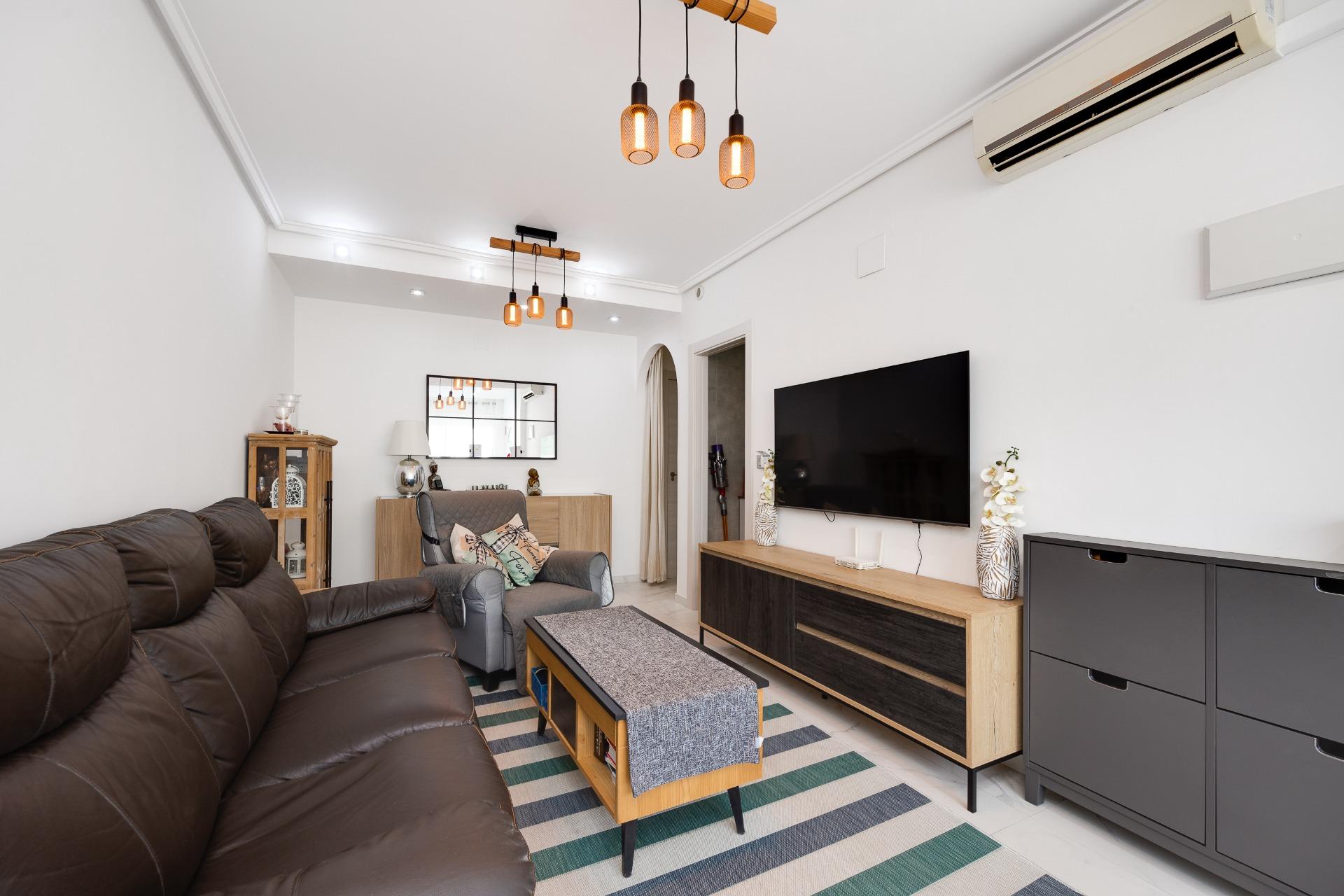 For sale - 2 Bedroom 1 Bathroom Town House in Torrevieja - aguas nuevas  - Alicante