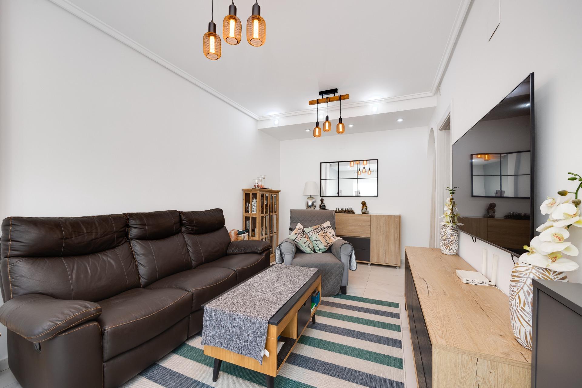 For sale - 2 Bedroom 1 Bathroom Town House in Torrevieja - aguas nuevas  - Alicante